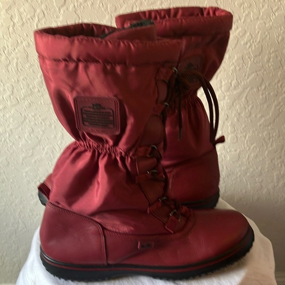 Coach: Sage (A9177) Red Winter Boots- 8 - Picture 1 of 16